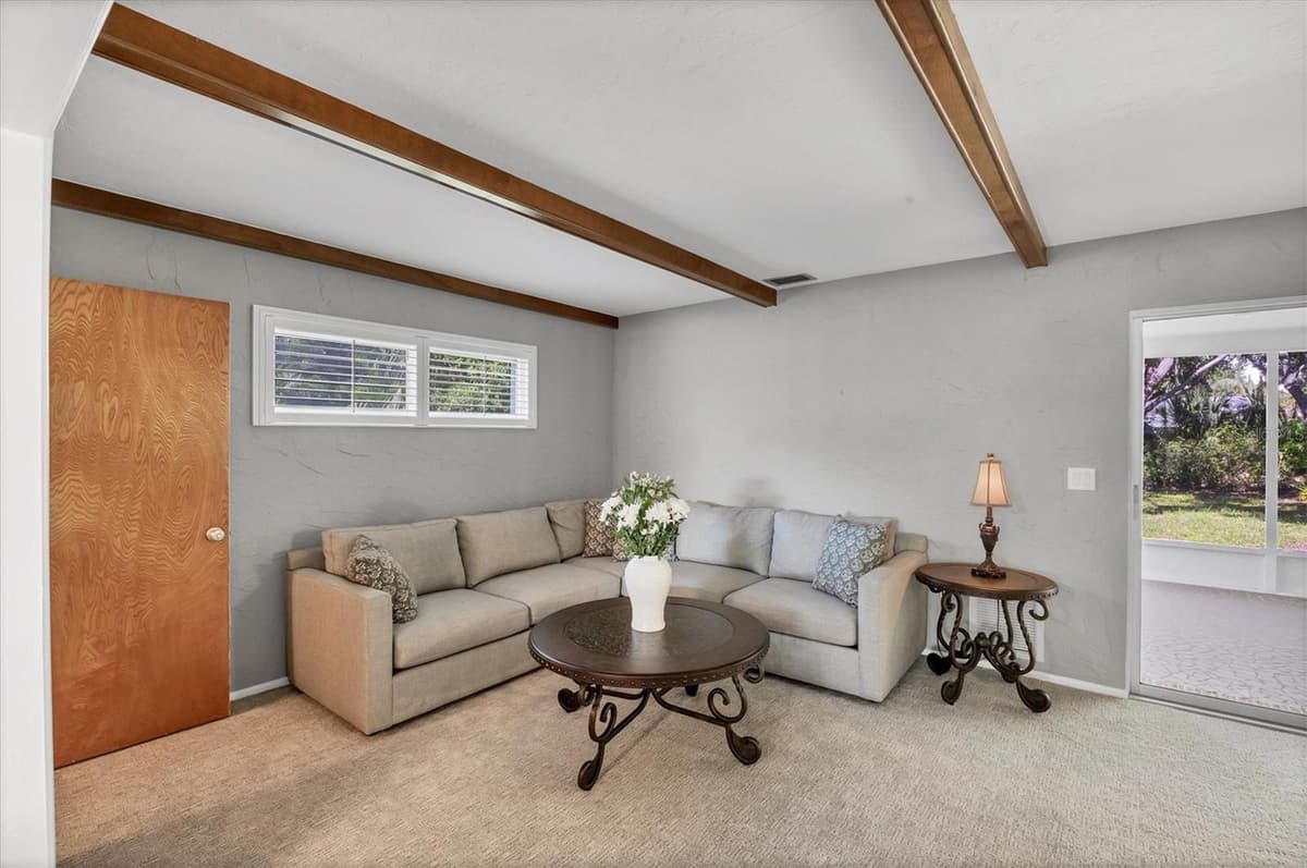5201 STEVENS DRIVE — photo 14 of 35