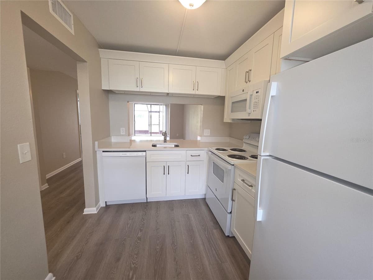 2049 SKIMMER COURT — photo 4 of 24