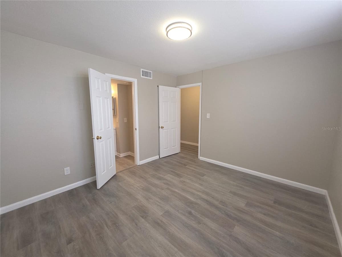 2049 SKIMMER COURT — photo 14 of 24