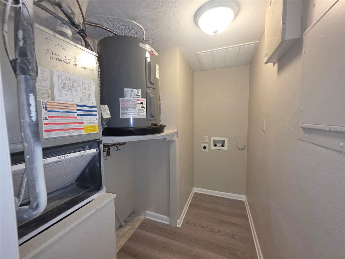 2049 SKIMMER COURT — photo 11 of 24