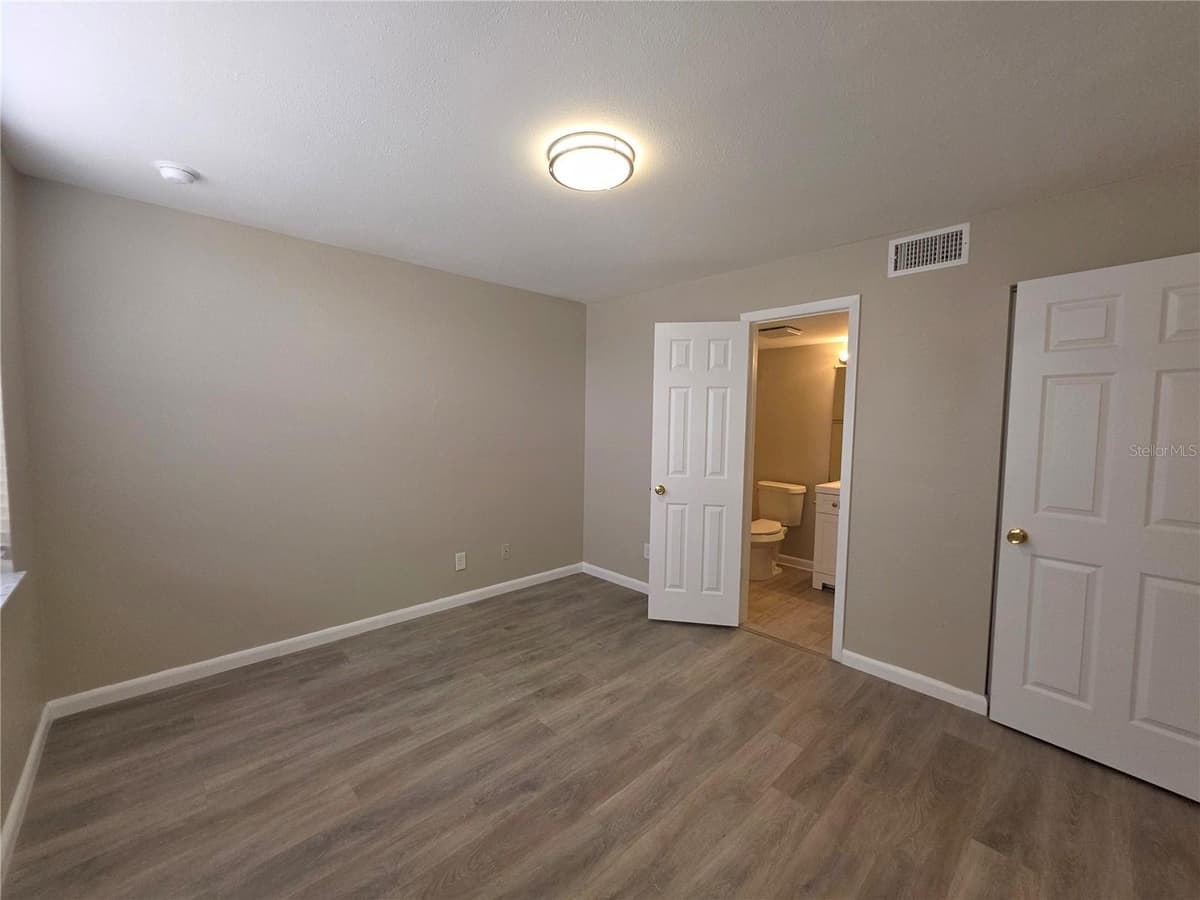 2049 SKIMMER COURT — photo 12 of 24