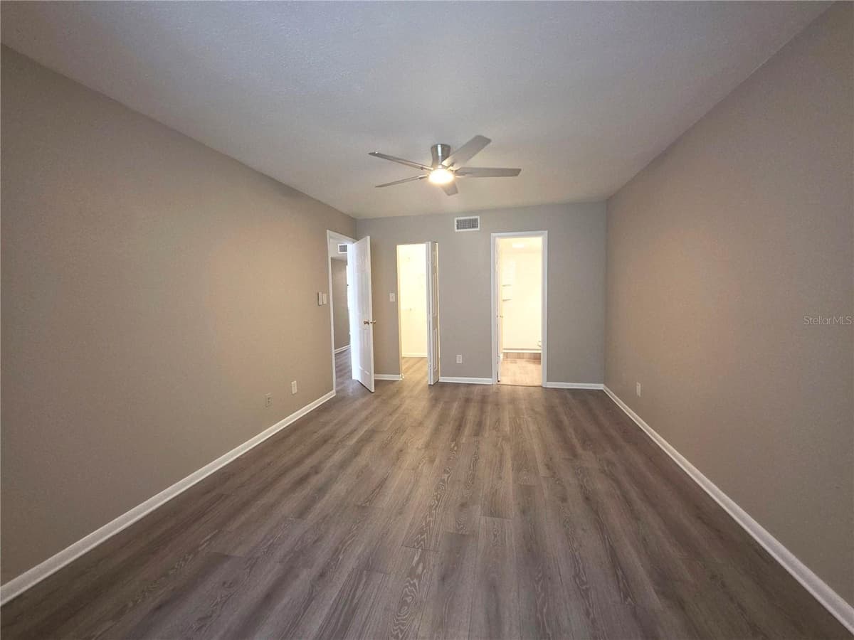 2049 SKIMMER COURT — photo 8 of 24