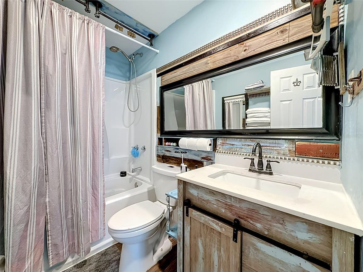 4831 FAIRFIELD AVENUE — photo 6 of 48