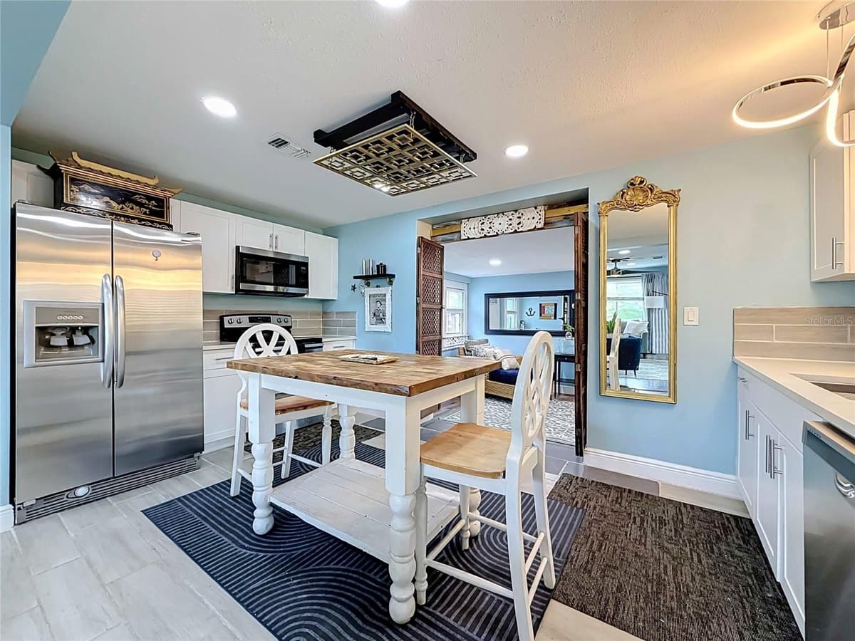 4831 FAIRFIELD AVENUE — photo 4 of 48