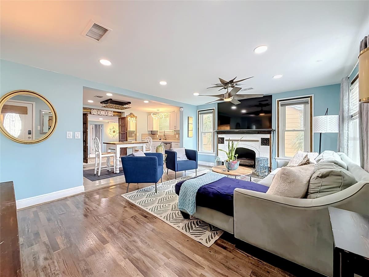 4831 FAIRFIELD AVENUE — photo 3 of 48