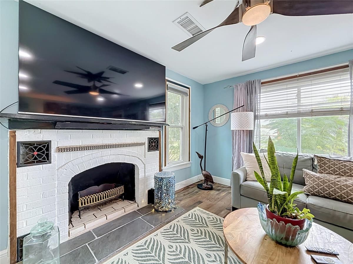 4831 FAIRFIELD AVENUE — photo 15 of 48