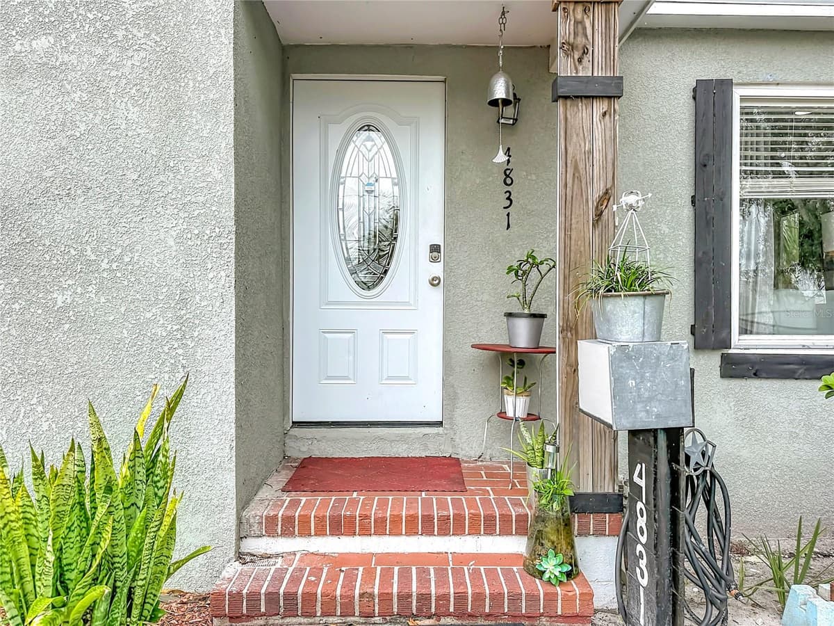 4831 FAIRFIELD AVENUE — photo 2 of 48