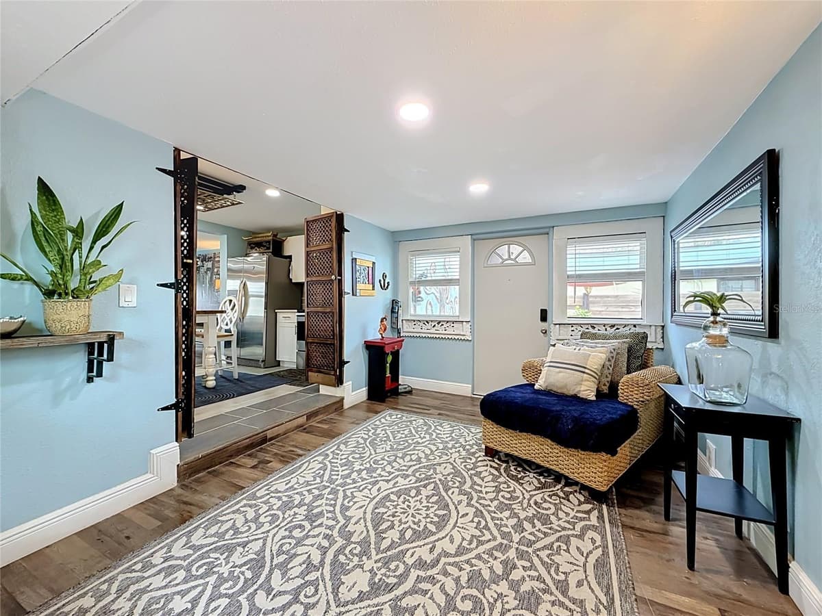 4831 FAIRFIELD AVENUE — photo 9 of 48