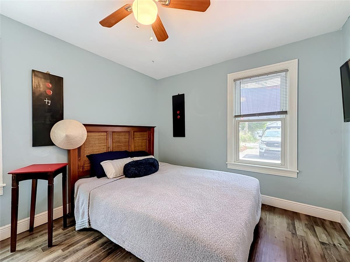 4831 FAIRFIELD AVENUE — photo 8 of 48