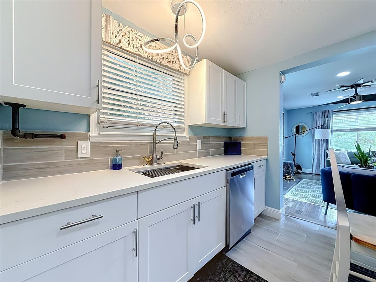 4831 FAIRFIELD AVENUE — photo 19 of 48
