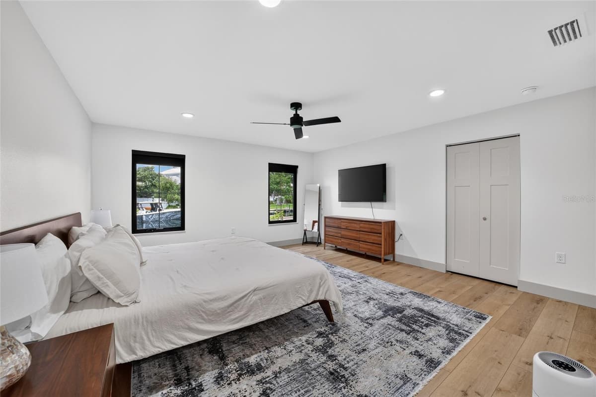 232 KINGS BAY DR — photo 32 of 65