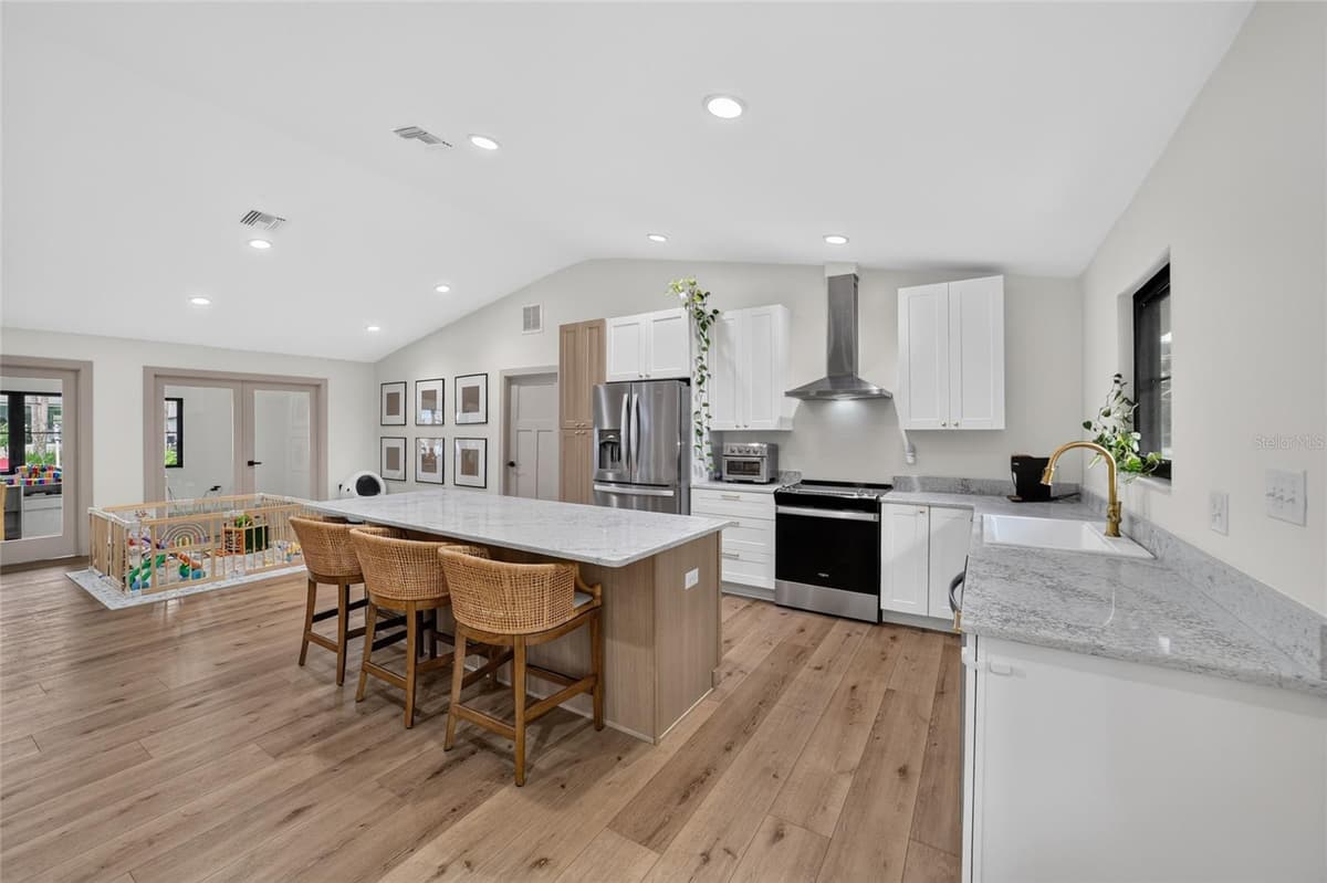 232 KINGS BAY DR — photo 6 of 65