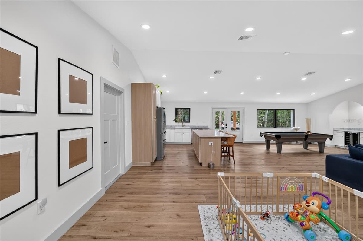 232 KINGS BAY DR — photo 14 of 65