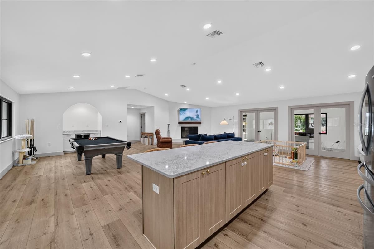 232 KINGS BAY DR — photo 19 of 65