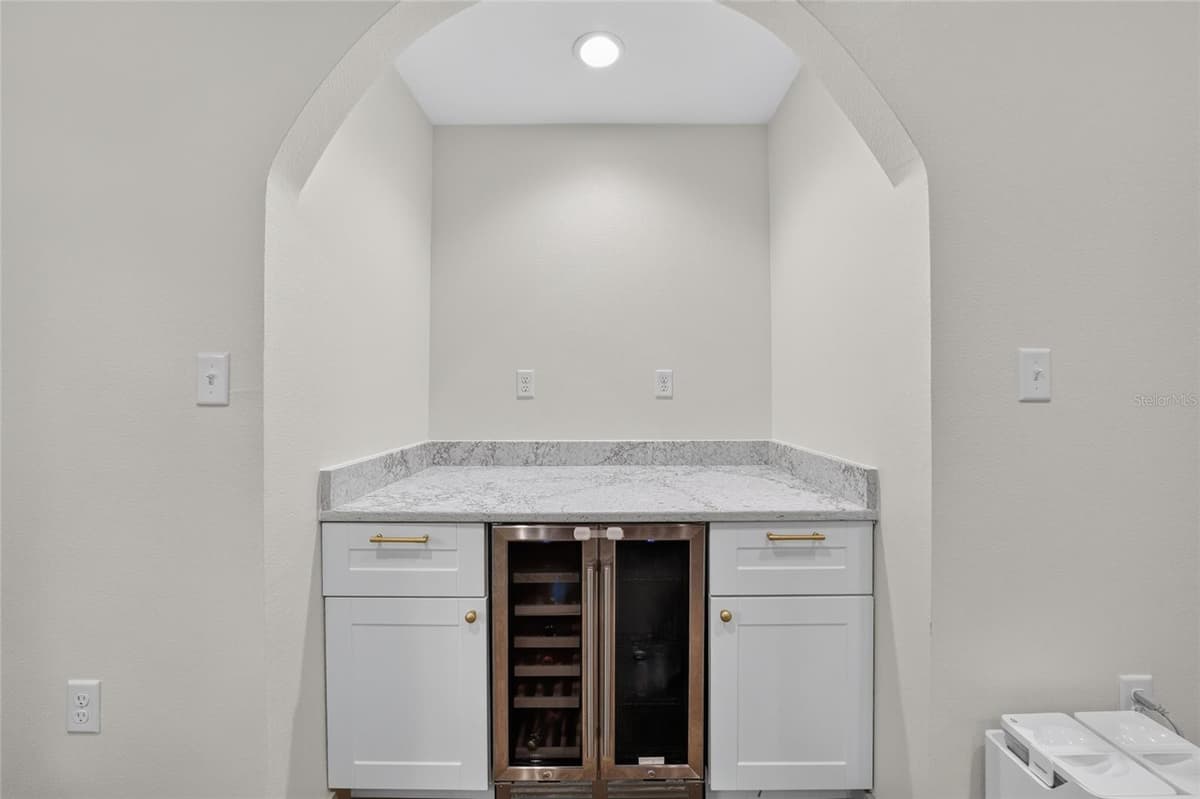 232 KINGS BAY DR — photo 20 of 65