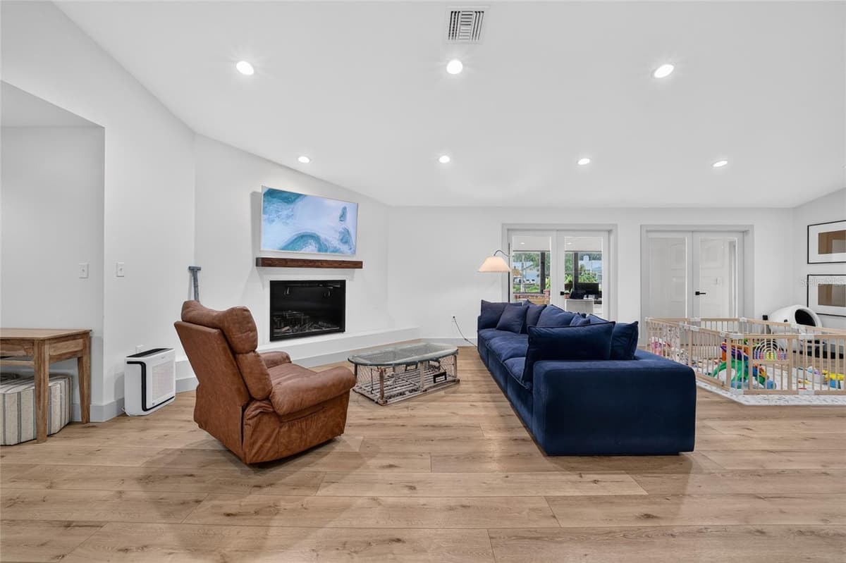 232 KINGS BAY DR — photo 36 of 65