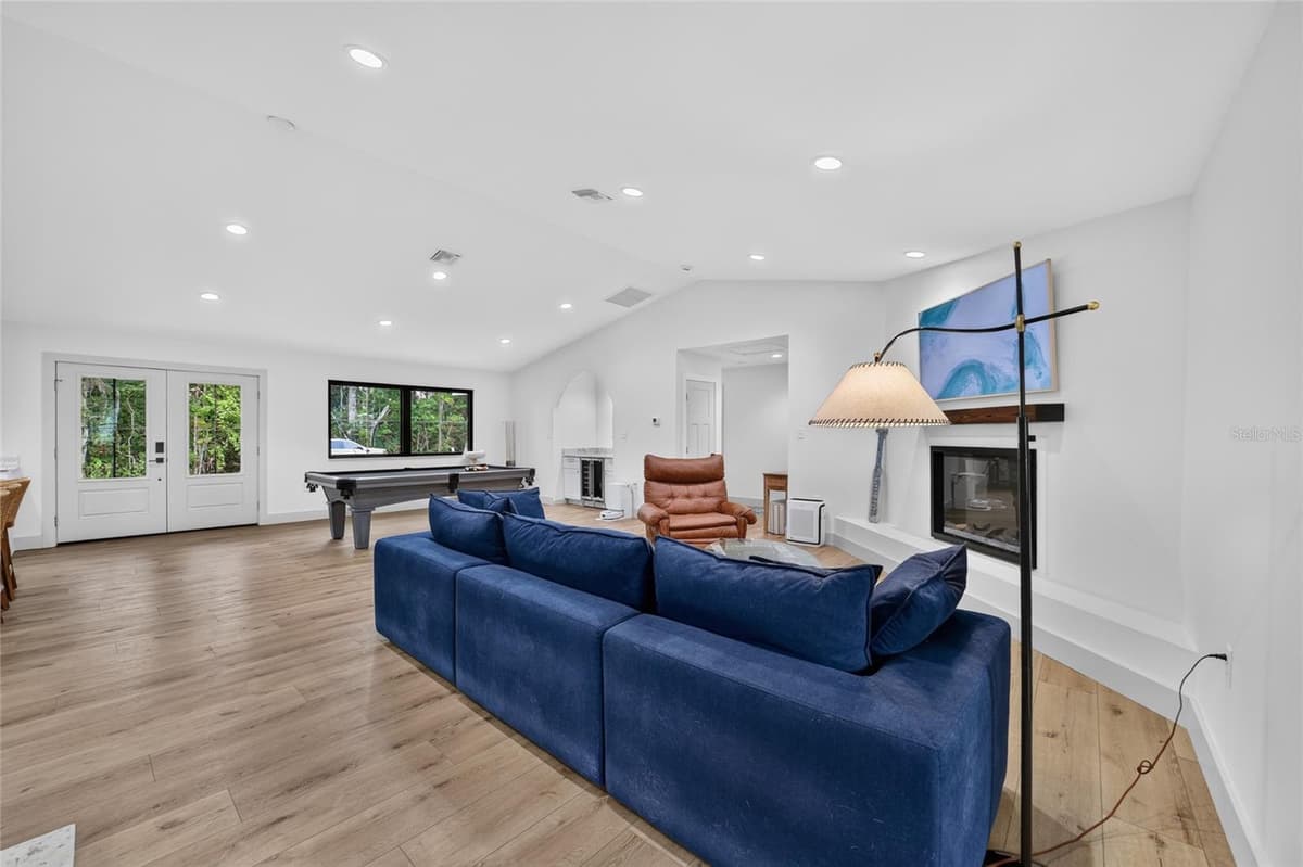 232 KINGS BAY DR — photo 10 of 65