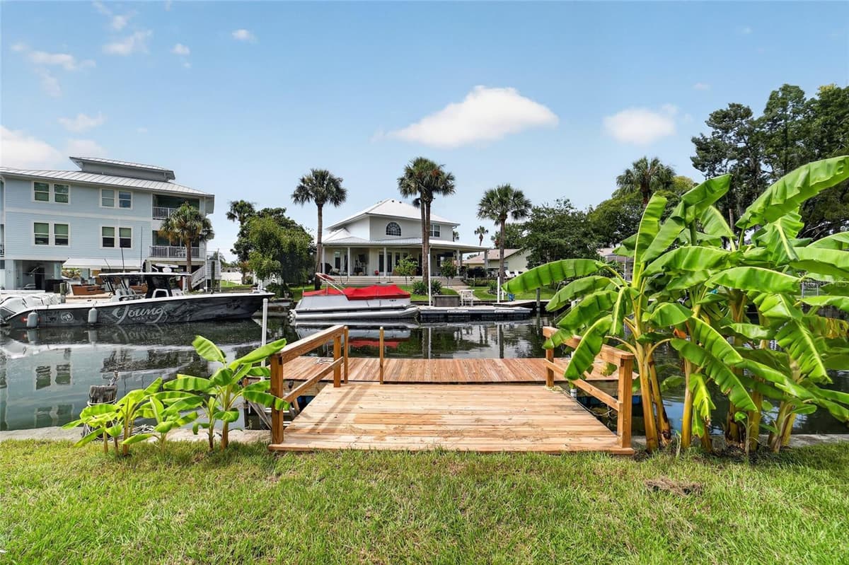 232 KINGS BAY DR — photo 4 of 65