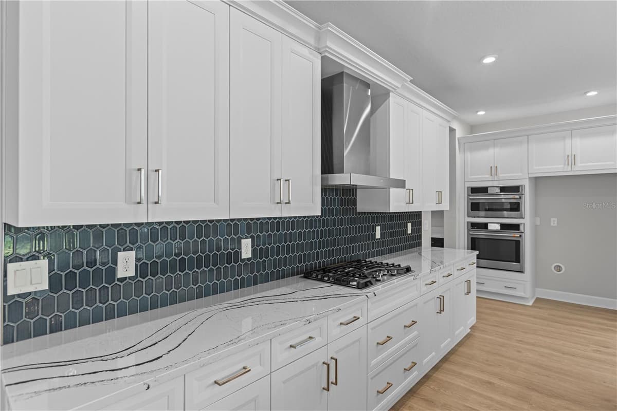 956 CLUB CRESSWIND DRIVE — photo 6 of 42
