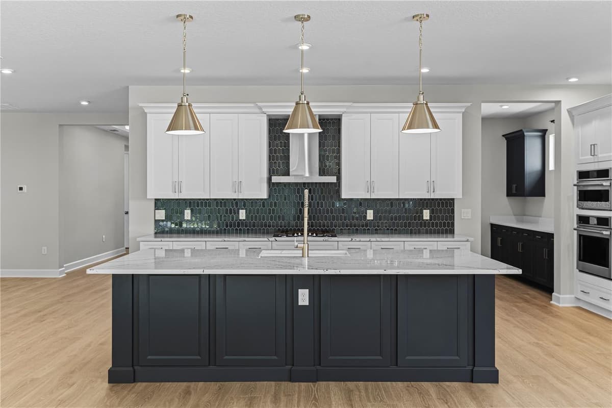 956 CLUB CRESSWIND DRIVE — photo 5 of 42