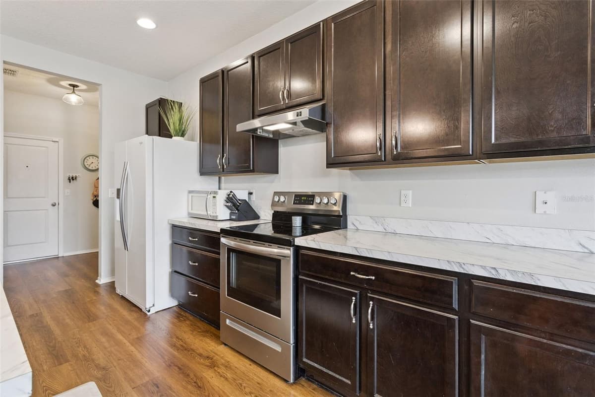 13537 LARANJA STREET — photo 14 of 35
