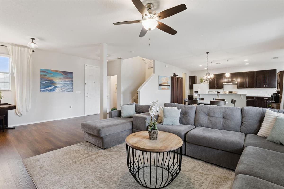 13537 LARANJA STREET — photo 4 of 35