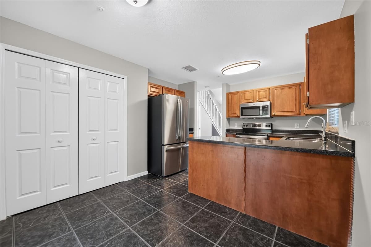 3328 HAMLET LOOP — photo 12 of 30