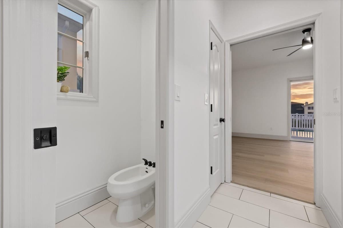 6121 BAYSIDE DRIVE — photo 41 of 91