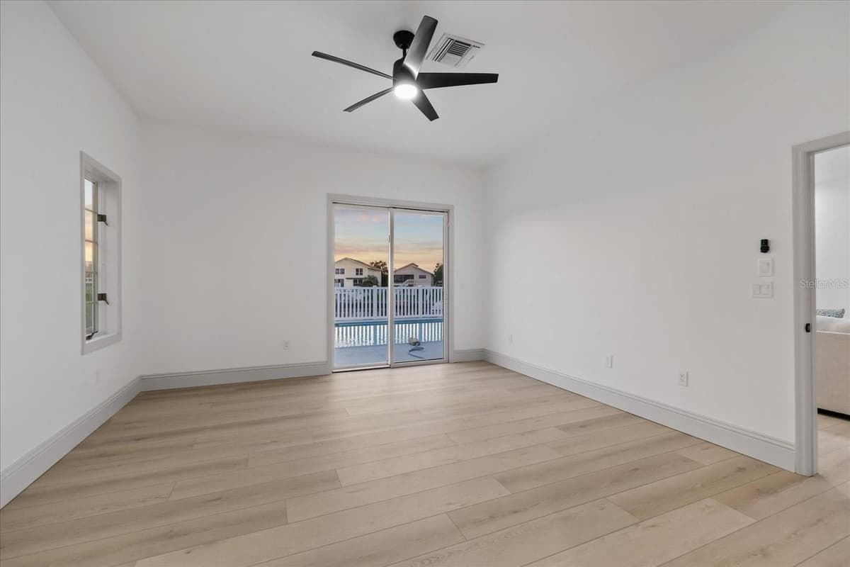 6121 BAYSIDE DRIVE — photo 39 of 91