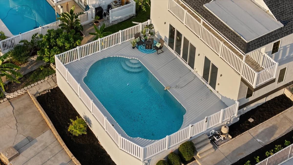 6121 BAYSIDE DRIVE — photo 13 of 91
