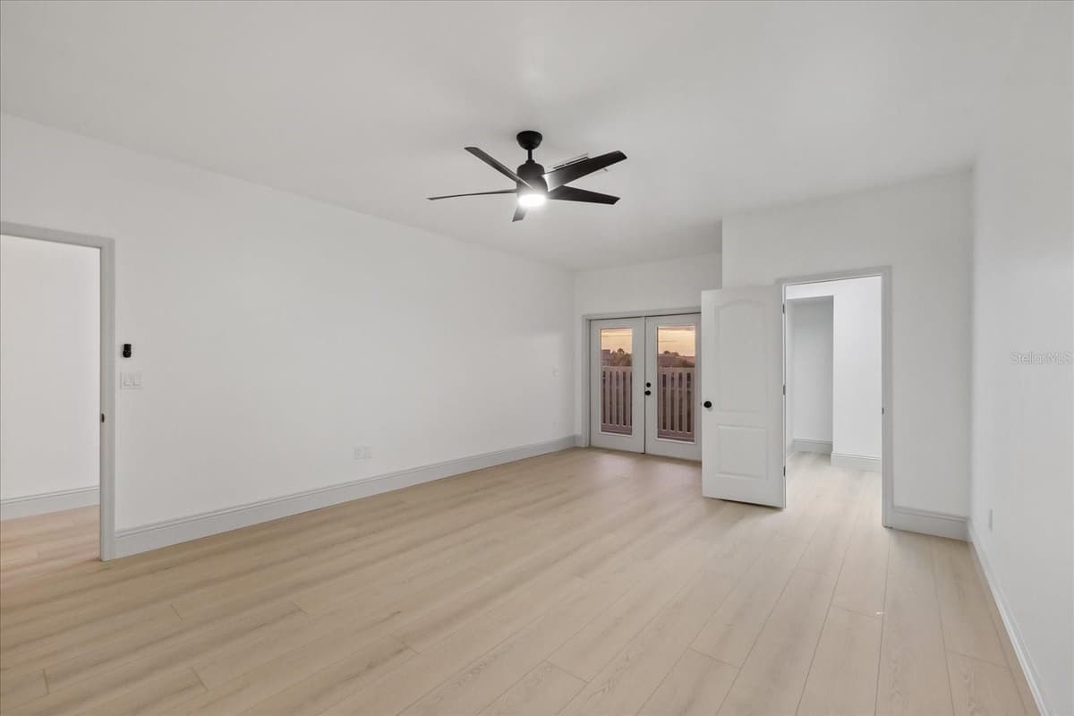 6121 BAYSIDE DRIVE — photo 58 of 91