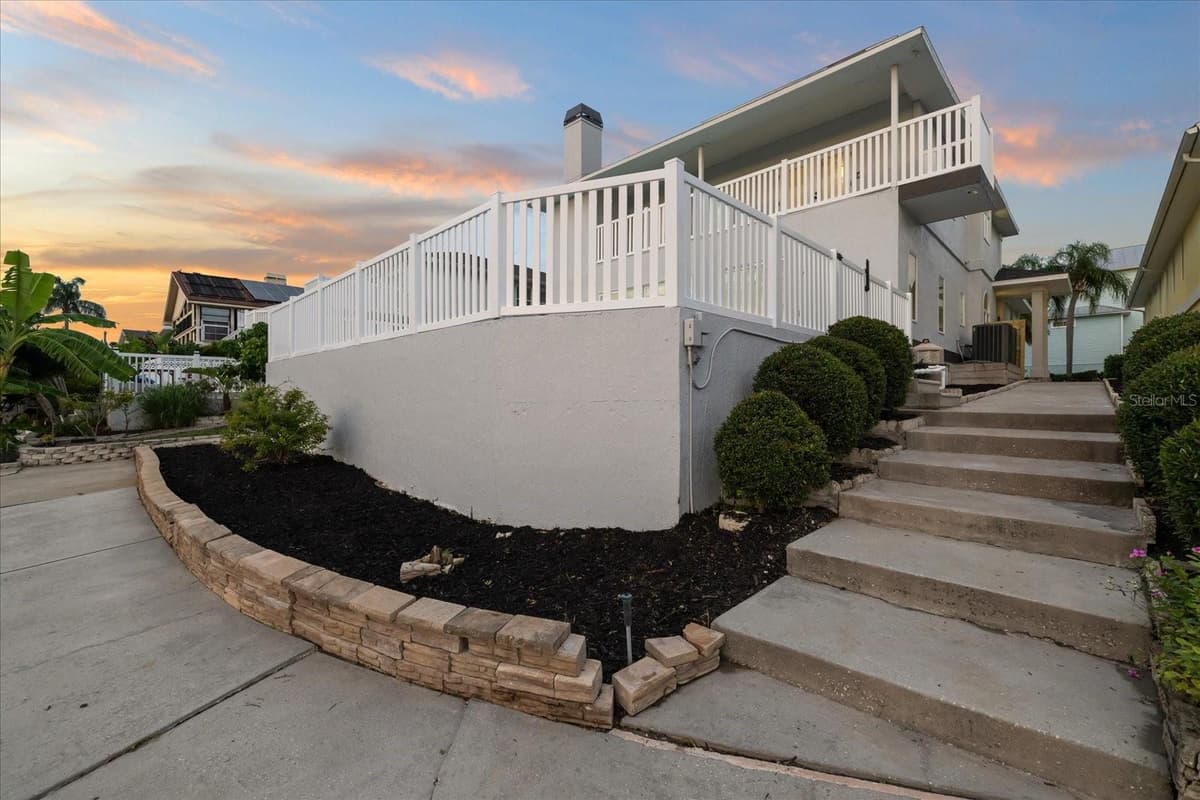 6121 BAYSIDE DRIVE — photo 73 of 91