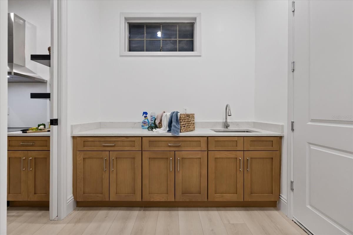 6121 BAYSIDE DRIVE — photo 77 of 91