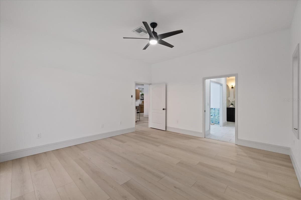 6121 BAYSIDE DRIVE — photo 38 of 91
