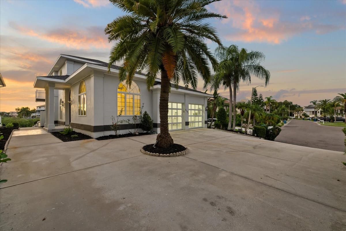 6121 BAYSIDE DRIVE — photo 69 of 91