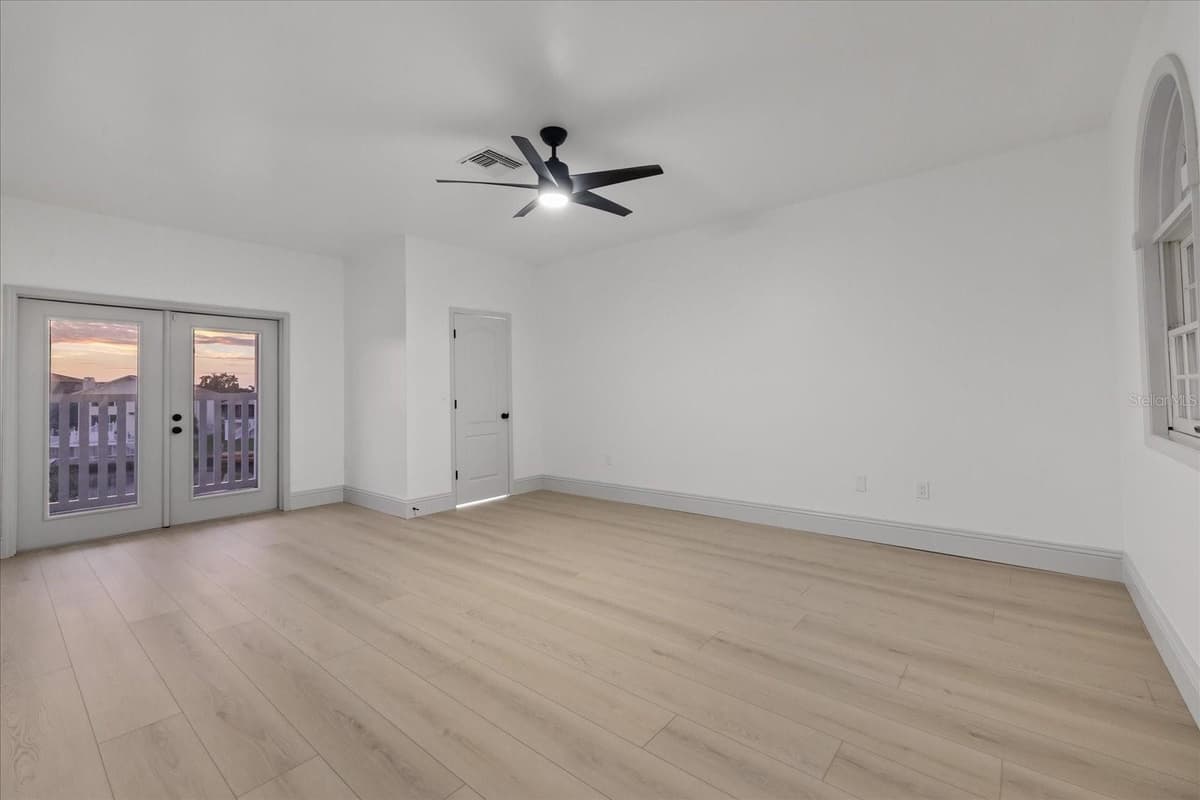 6121 BAYSIDE DRIVE — photo 57 of 91