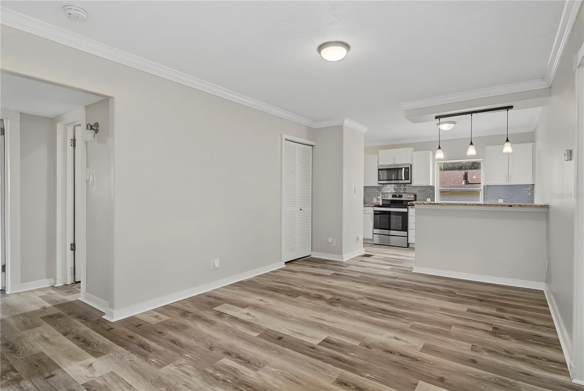 205 FOUNTAIN STREET — photo 4 of 34