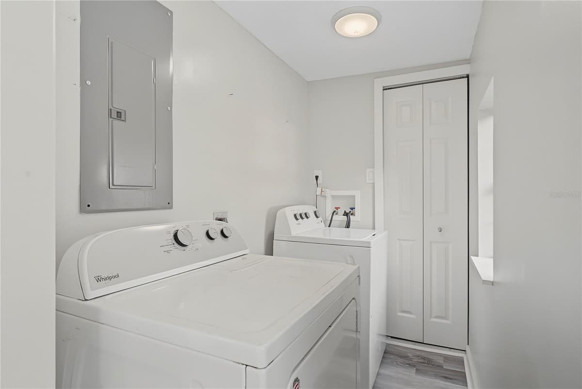 205 FOUNTAIN STREET — photo 15 of 34