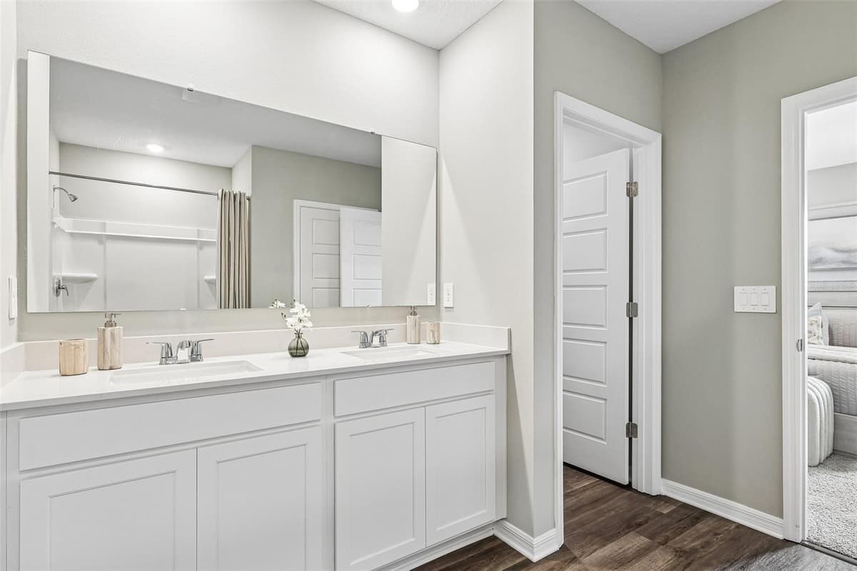 5568 TAVERNA LOOP — photo 33 of 37