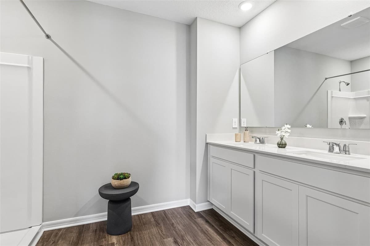 5568 TAVERNA LOOP — photo 35 of 37