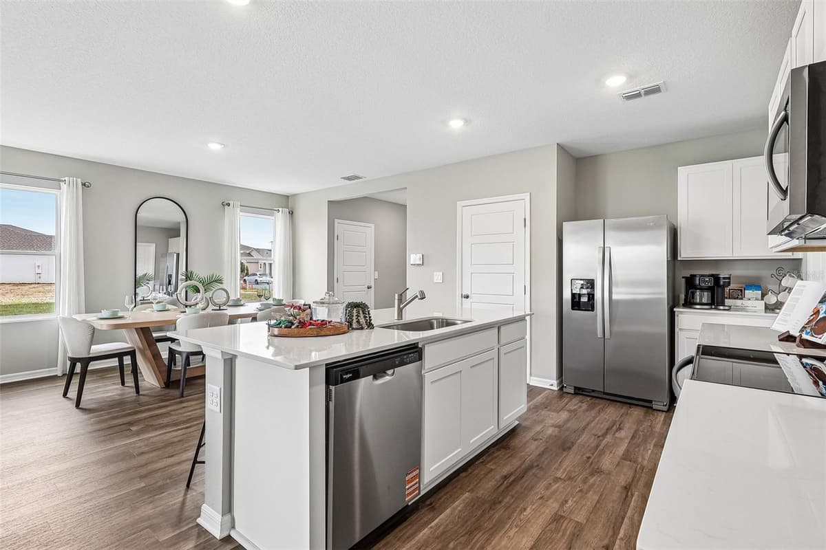 5568 TAVERNA LOOP — photo 10 of 37