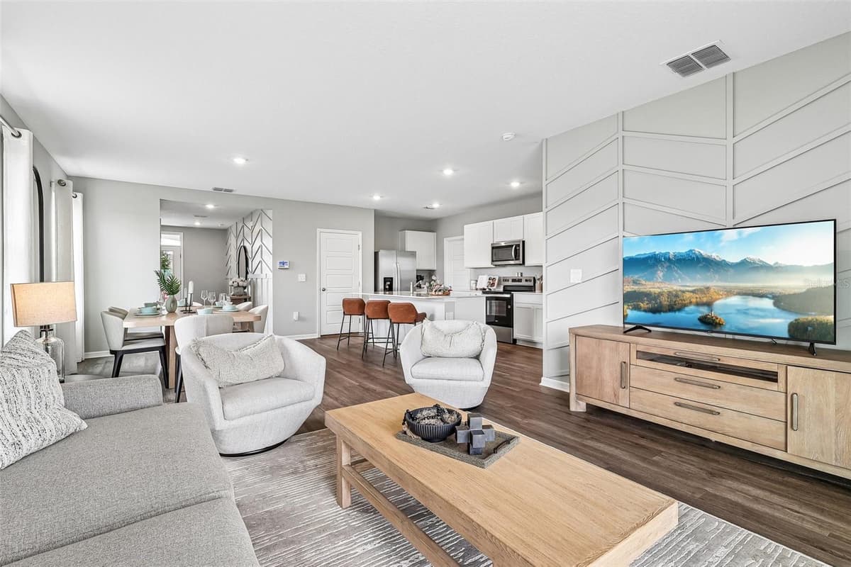 5568 TAVERNA LOOP — photo 4 of 37