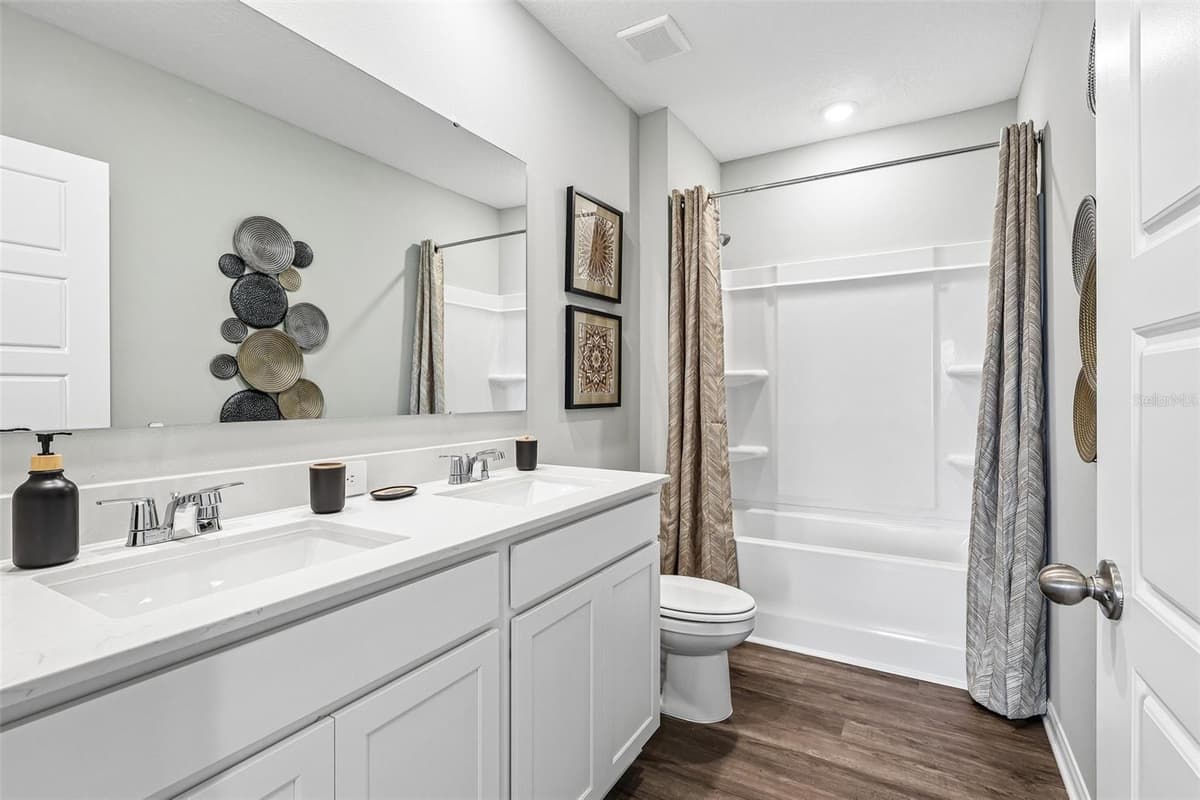 5568 TAVERNA LOOP — photo 34 of 37