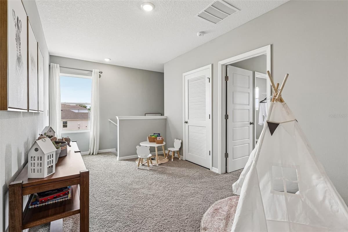 5568 TAVERNA LOOP — photo 17 of 37