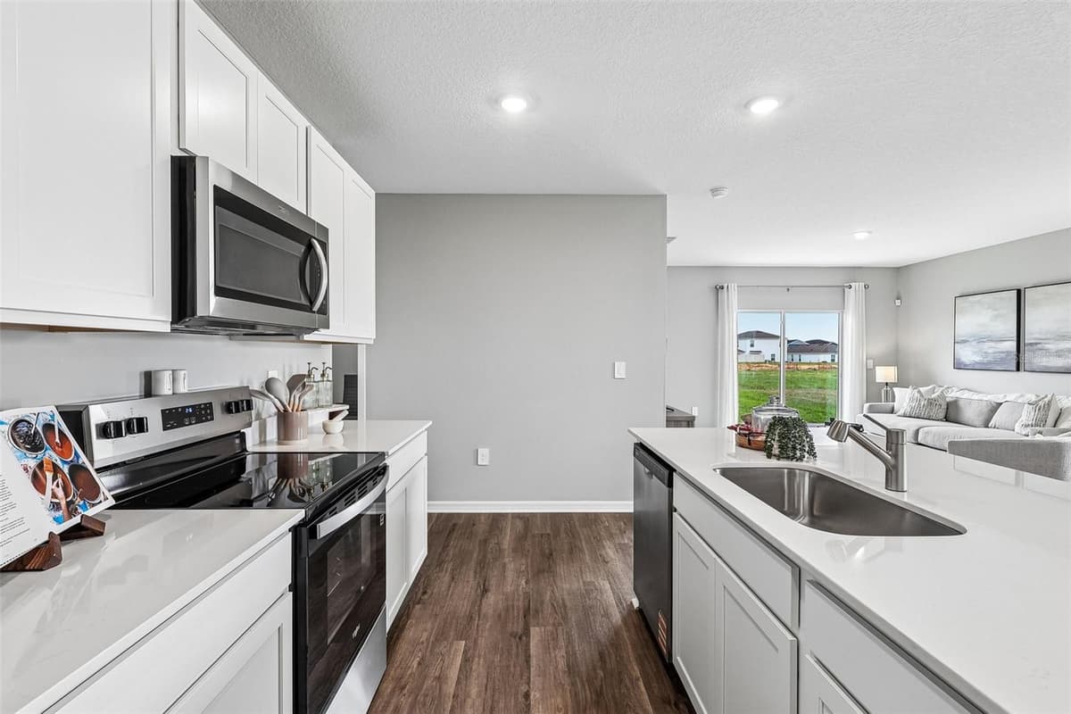 5568 TAVERNA LOOP — photo 12 of 37