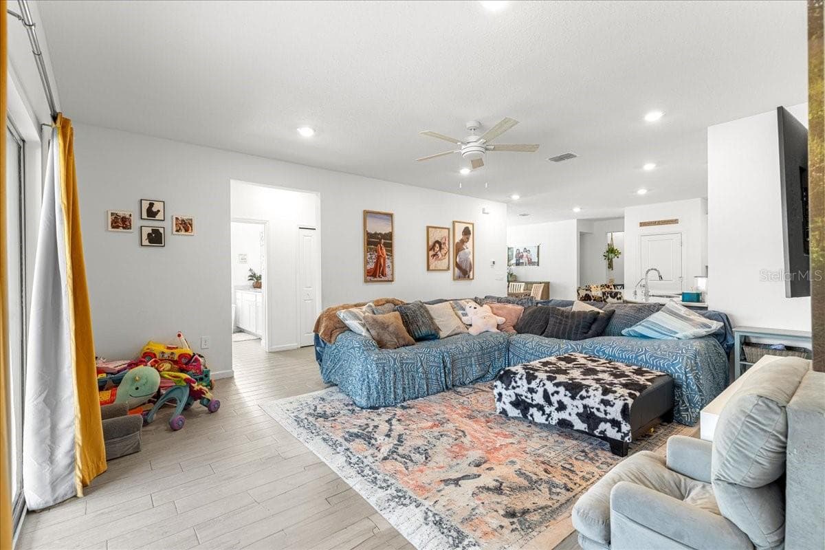 3889 33RD TERRACE — photo 15 of 40