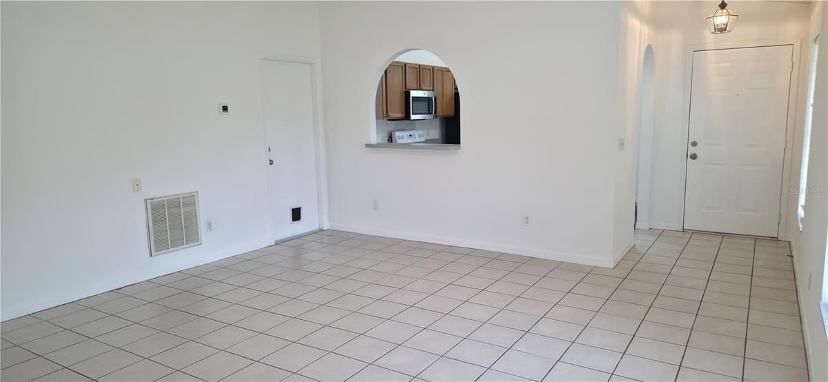 2160 EOLA COURT — photo 4 of 39