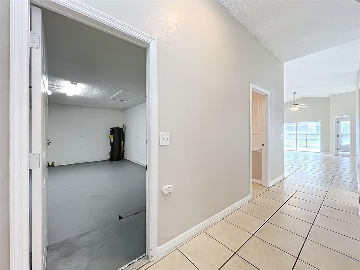 1005 WINDING WATER WAY — photo 2 of 25