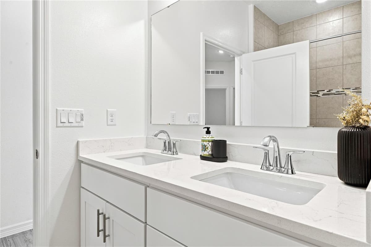 3963 SAGEFIELD DRIVE — photo 32 of 48