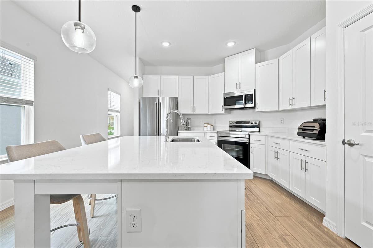 3963 SAGEFIELD DRIVE — photo 10 of 48